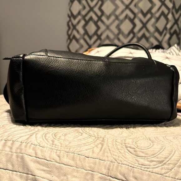 PAYLESS SHOESOURCE BLACK BAG. - Picture 5 of 7